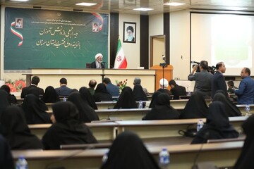 تصاویر/ دیدار جمعی از دانش‌آموزان شهرستان شاهرود با نماینده ولی فقیه در استان سمنان