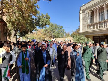 تصاویر / راهپیمایی۱۳ آبان شهر سامن