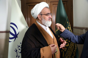 استکبار جهانی بداند مردم ایران همچون گذشته در سمت درست تاریخ خواهند ایستاد
