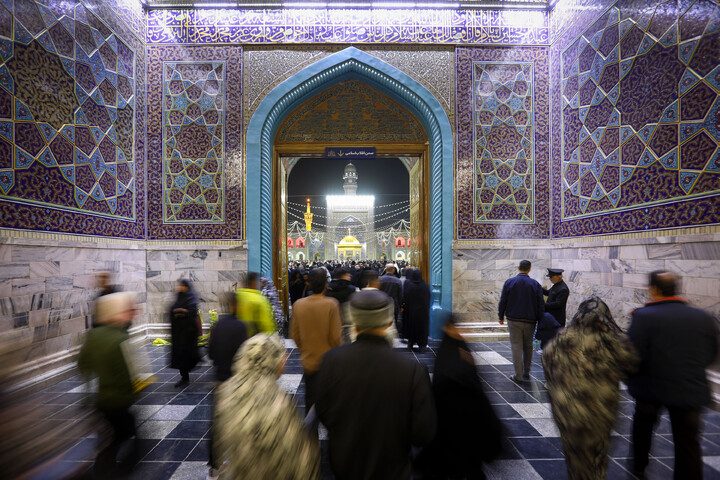 تصاویر/ حال و هوای حرم مطهر رضوی در شب شهادت حضرت زهرا سلام‌الله علیها