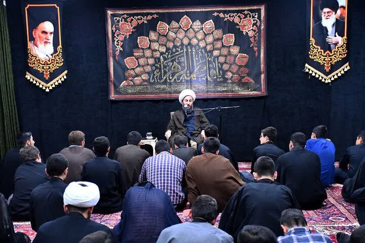 تصاویر/ مراسم سوگواری ایام فاطمیه در حوزه علمیه خوی