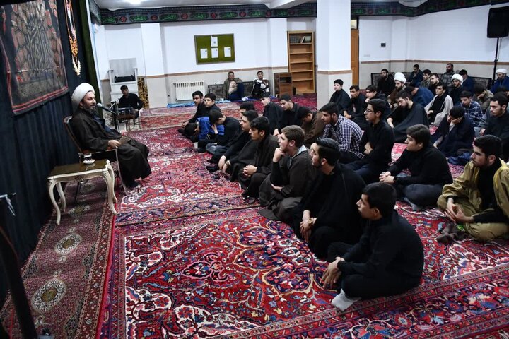 تصاویر/ مراسم سوگواری ایام فاطمیه در حوزه علمیه خوی