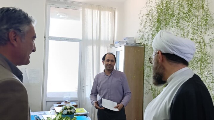 حضور امام‌جمعه شهرستان اهر در اداره آموزش‌وپرورش