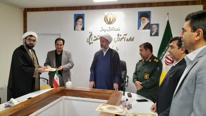 تصاویر / اولین جلسه کارگروه تخصصی توسعه آموزش عمومی قرآن کریم منطقه ایلخچی