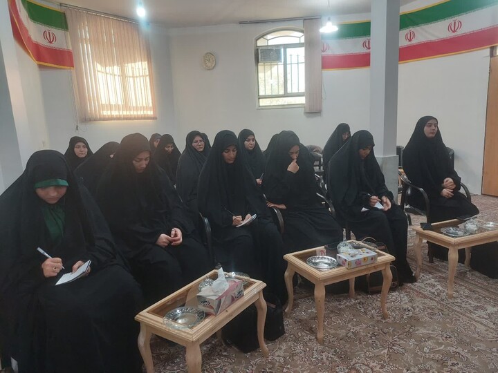 سلسله جلسات اخلاقی با حضور طلاب و اساتید و کادر حوزه علميه خواهران حضرت معصومه(ص)