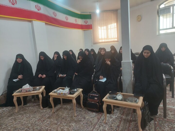 سلسله جلسات اخلاقی با حضور طلاب و اساتید و کادر حوزه علميه خواهران حضرت معصومه(ص)