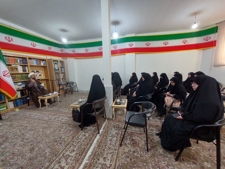 سلسله جلسات اخلاقی با حضور طلاب و اساتید و کادر حوزه علميه خواهران حضرت معصومه(ص)