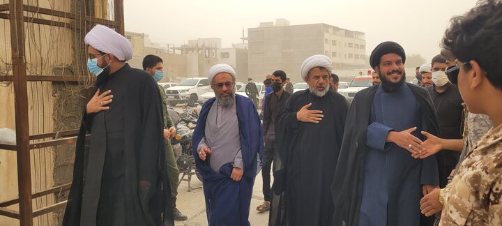 تصاویر / حضور طلاب و کادر مدرسه علمیه امام علی (ع) میناب در راهپیمایی سیزده آبان ماه