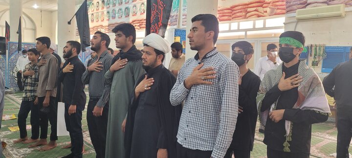 تصاویر / حضور طلاب و کادر مدرسه علمیه امام علی (ع) میناب در راهپیمایی سیزده آبان ماه