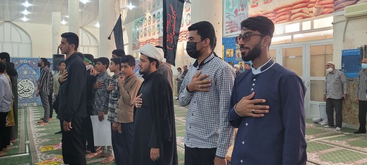 تصاویر / حضور طلاب و کادر مدرسه علمیه امام علی (ع) میناب در راهپیمایی سیزده آبان ماه