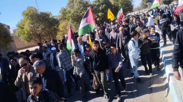 تصاویر/ راهپیمایی روز دانش آموز و بزرگداشت ۱۳ آبان در شهر کوهبنان