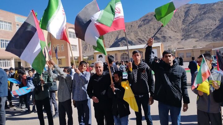 تصاویر/ راهپیمایی روز دانش آموز و بزرگداشت ۱۳ آبان در شهر کوهبنان