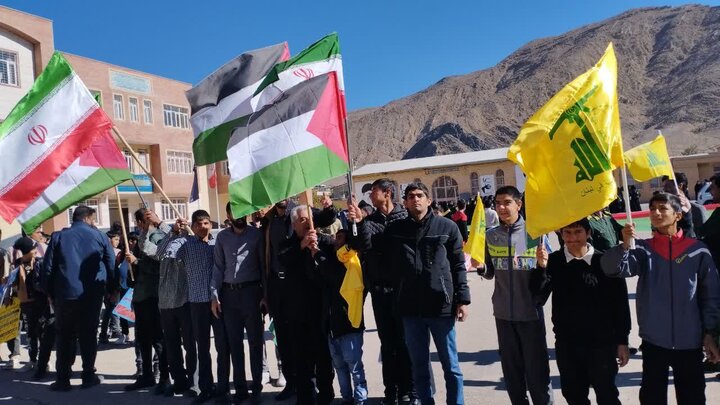 تصاویر/ راهپیمایی روز دانش آموز و بزرگداشت ۱۳ آبان در شهر کوهبنان