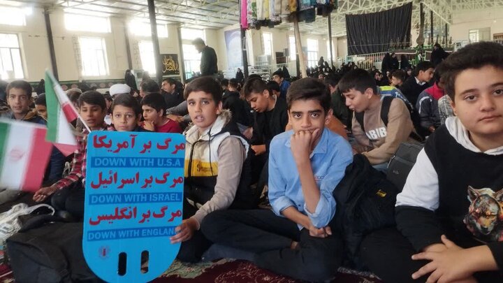 تصاویر/ راهپیمایی روز دانش آموز و بزرگداشت ۱۳ آبان در شهر کوهبنان