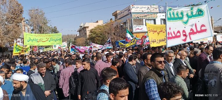 تصاویر/مراسم گرامیداشت ۱۳ آبان روز دانش آموز در ساوه