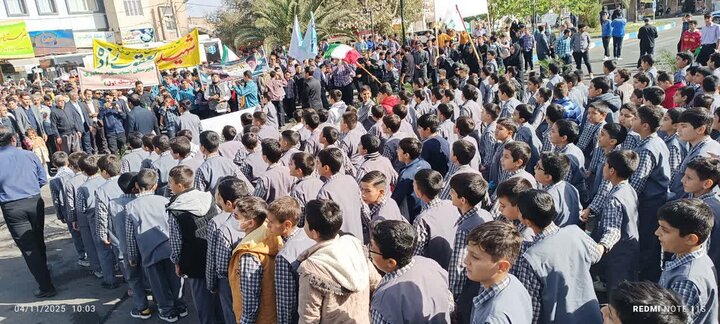 تصاویر/مراسم گرامیداشت ۱۳ آبان روز دانش آموز در ساوه