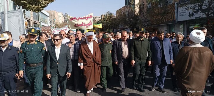 تصاویر/مراسم گرامیداشت ۱۳ آبان روز دانش آموز در ساوه