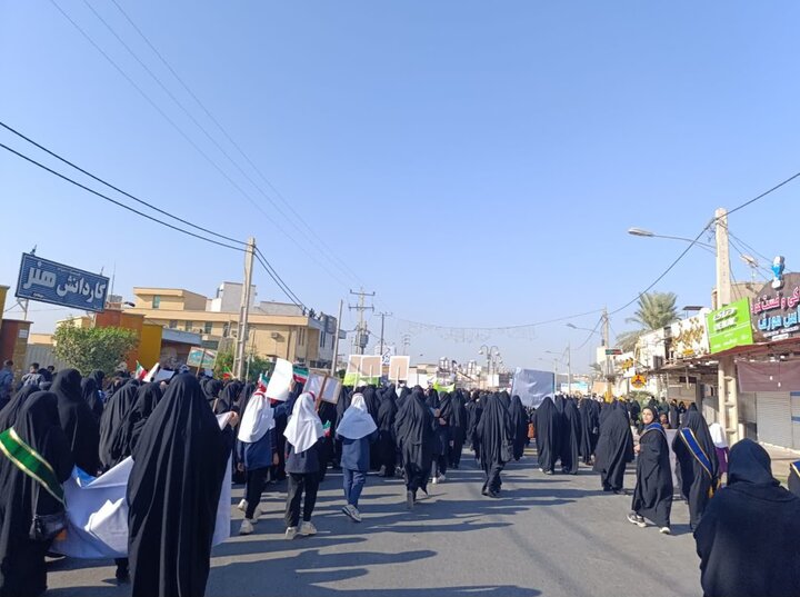 حضور طلاب مدرسه علمیه حضرت رقیه(س) برازجان در راهپیمایی یوم‌الله ۱۳ آبان
