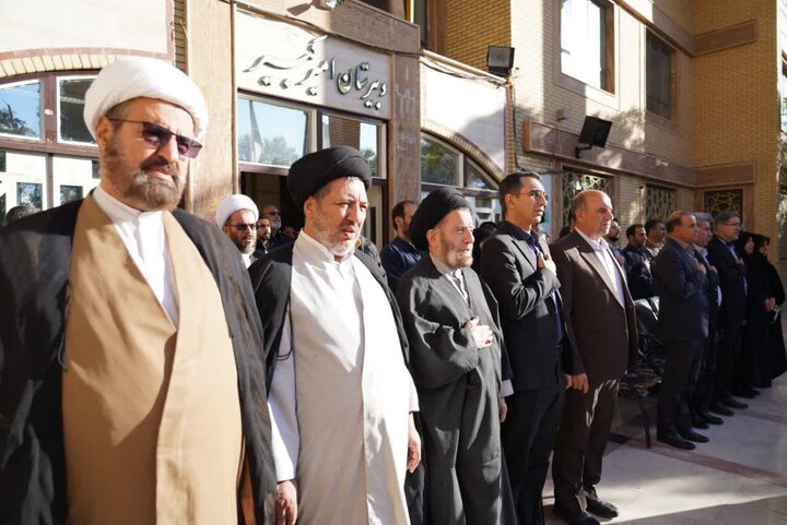 تصاویر/نواخته شدن زنگ استکبار ستیزی در مدرسه امیرکبیر خرم آباد