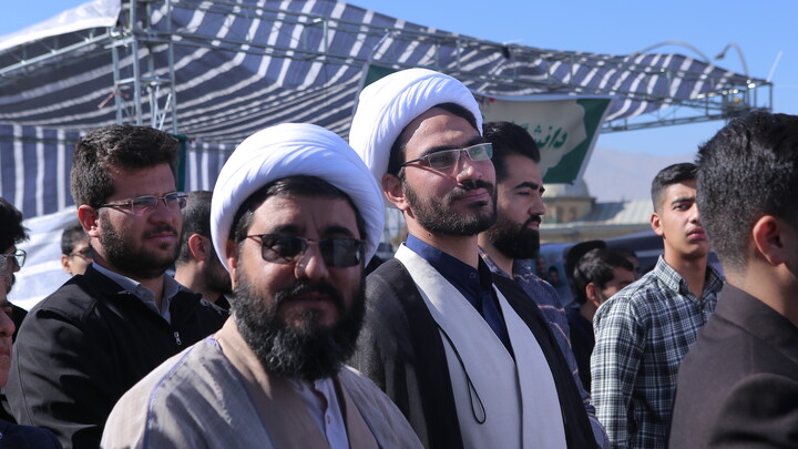 حضور طلاب و روحانیون در اجتماع ۱۳ آبان همدان
