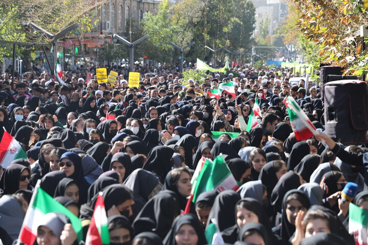 تصاویر/ راهپیمایی یوم الله 13 آبان ماه 1404در سنندج