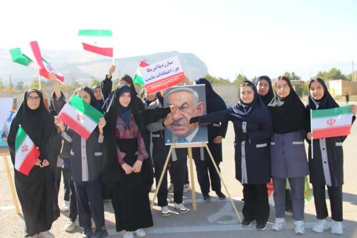 تصاویر/نمایشگاه کاریکاتور استکبارستیزی ای ایران در خرم‌آباد