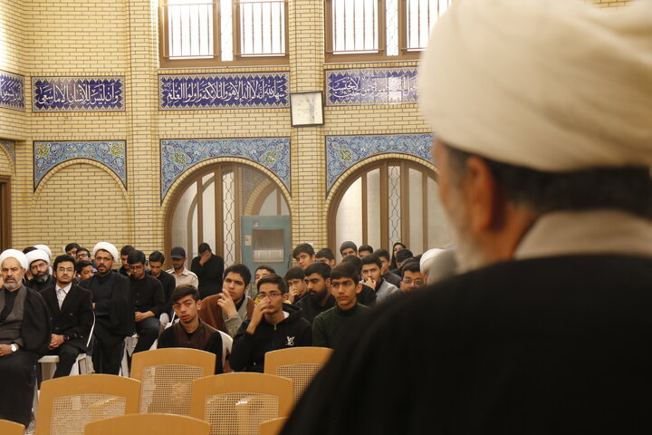 مراسم عزاداری ایام فاطمیه و بزرگداشت ۱۳ آبان در مدرسه علمیه صالحیه کرمان