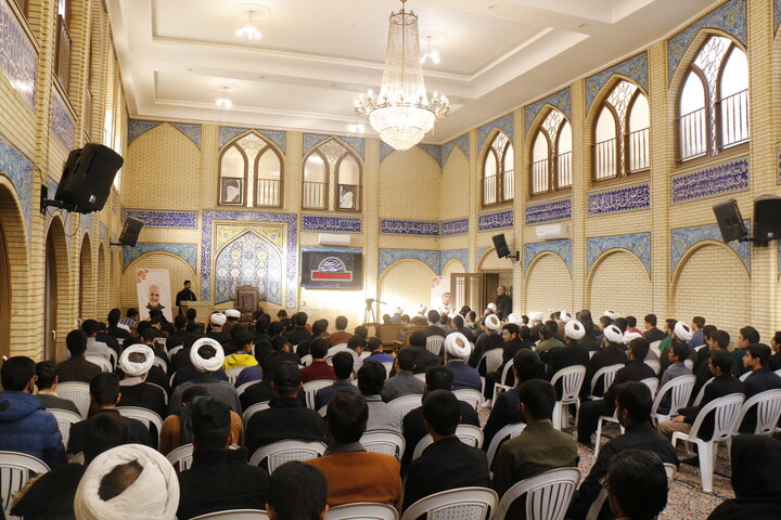 مراسم عزاداری ایام فاطمیه و بزرگداشت ۱۳ آبان در مدرسه علمیه صالحیه کرمان