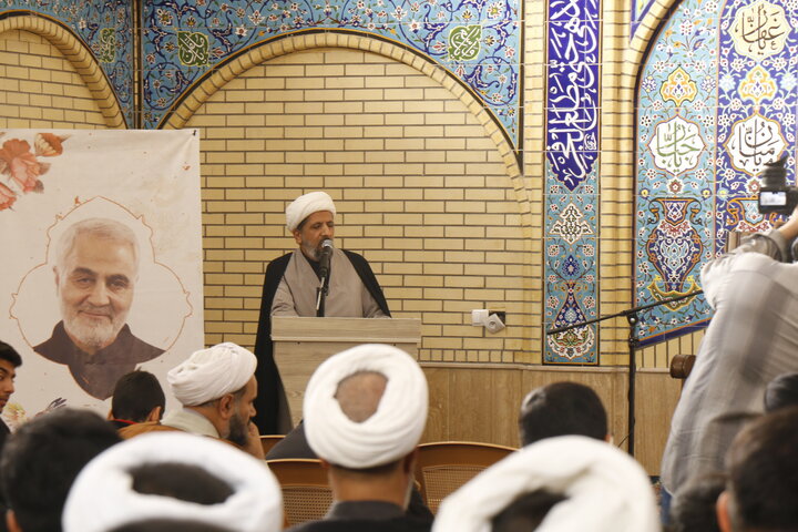 مراسم عزاداری ایام فاطمیه و بزرگداشت ۱۳ آبان در مدرسه علمیه صالحیه کرمان