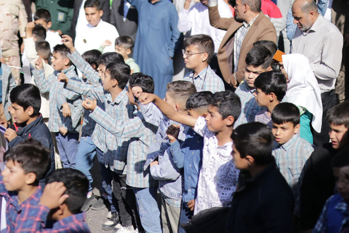 راهپیمایی یوم الله ۱۳ آبان در شهرستان هویزه