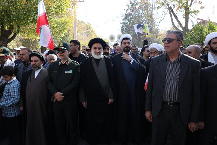 راهپیمایی ۱۳ آبان در شهرکرد
