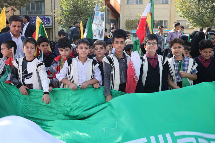 راهپیمایی ۱۳ آبان در شهرکرد
