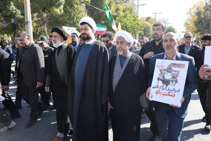 راهپیمایی ۱۳ آبان در شهرکرد
