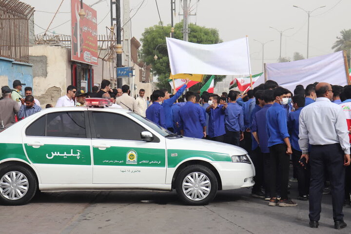 قاب‌هایی از راهپیمایی باشکوه امروز در شهرستان بندرعباس
