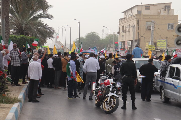 قاب‌هایی از راهپیمایی باشکوه امروز در شهرستان بندرعباس
