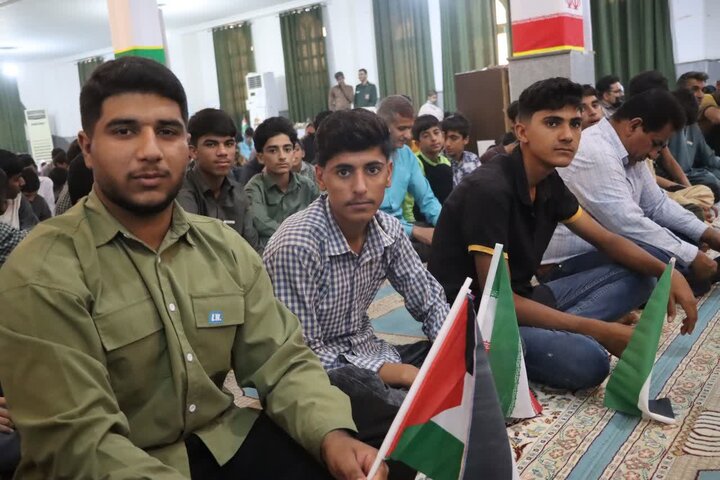 راهپیمایی روز دانش آموز و بزرگداشت ۱۳ آبان در شهر قلعه‌گنج
