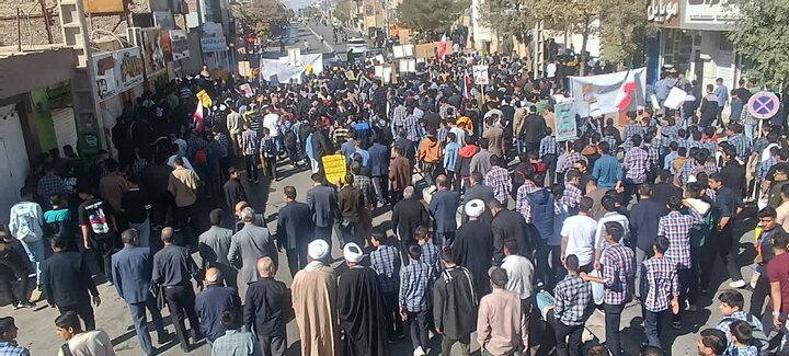 راهپیمایی روز دانش آموز و بزرگداشت ۱۳ آبان در شهر بردسیر