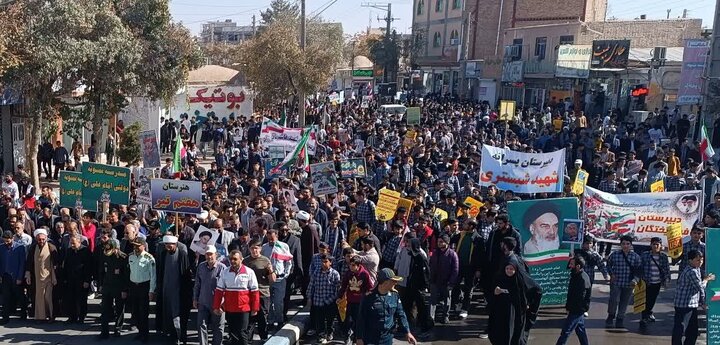 راهپیمایی روز دانش آموز و بزرگداشت ۱۳ آبان در شهر بردسیر