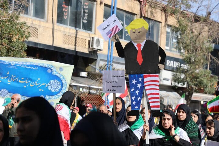 راهپیمایی یوم الله ۱۳ آبان و روز دانش آموز در ارومیه
