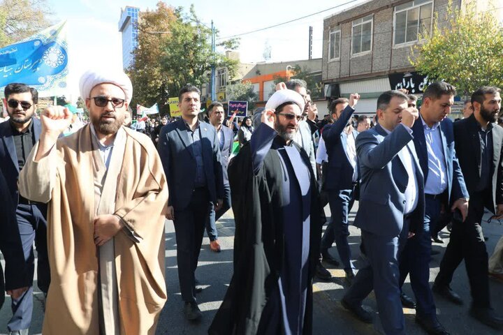 راهپیمایی یوم الله ۱۳ آبان و روز دانش آموز در ارومیه
