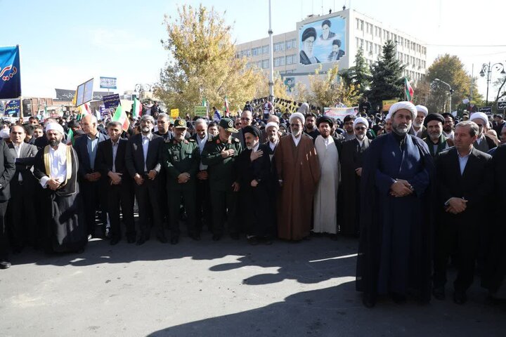 راهپیمایی یوم الله ۱۳ آبان و روز دانش آموز در ارومیه
