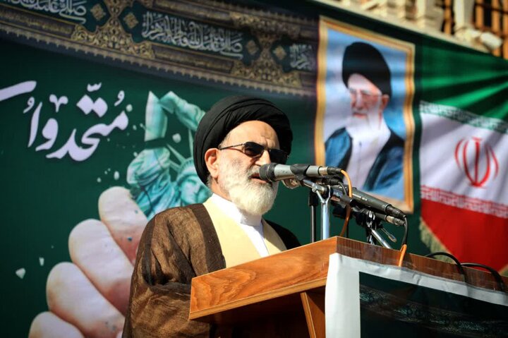 راهپیمایی یوم الله ۱۳ آبان و روز دانش آموز در ارومیه
