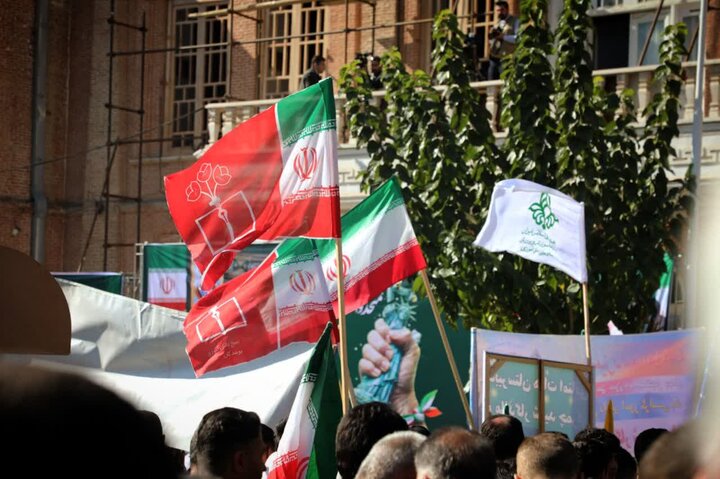 راهپیمایی یوم الله ۱۳ آبان و روز دانش آموز در ارومیه
