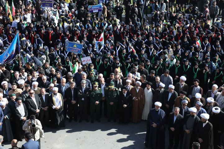 راهپیمایی یوم الله ۱۳ آبان و روز دانش آموز در ارومیه
