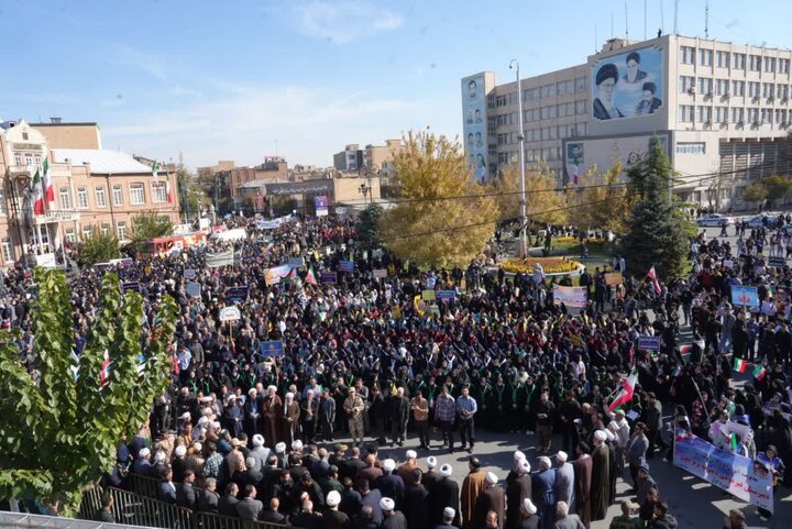 راهپیمایی یوم الله ۱۳ آبان و روز دانش آموز در ارومیه
