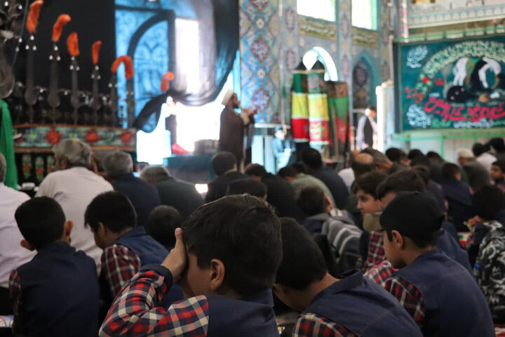 راهپیمایی روز دانش آموز و بزرگداشت ۱۳ آبان در شهر زیدآباد