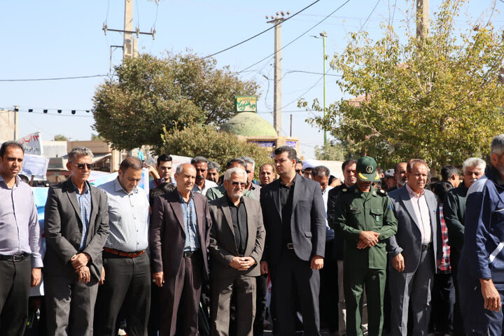 راهپیمایی روز دانش آموز و بزرگداشت ۱۳ آبان در شهر زیدآباد