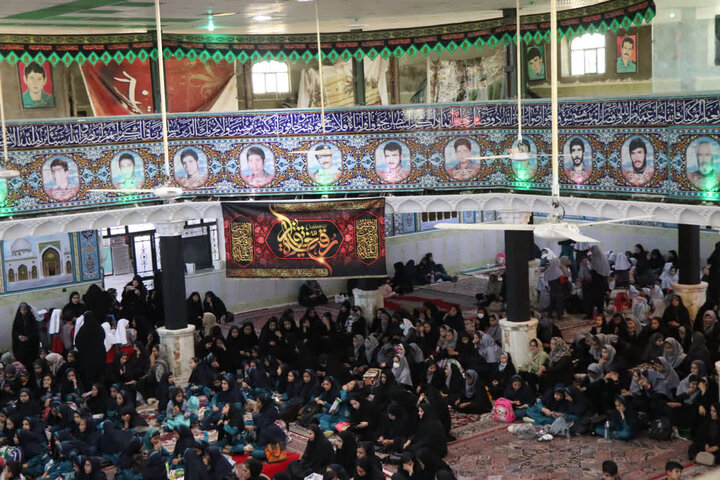 راهپیمایی روز دانش آموز و بزرگداشت ۱۳ آبان در شهر زیدآباد