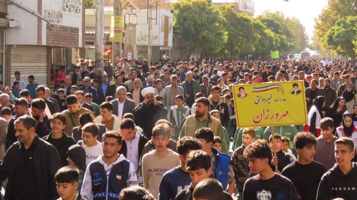 راهپیمایی یوم الله ۱۳ آبان در شهرستان شاهین دژ
