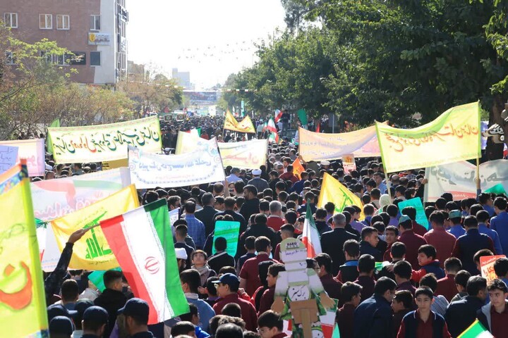 تصاویر/ راهپیمایی یوم الله 13 آبان شهرستان سمنان